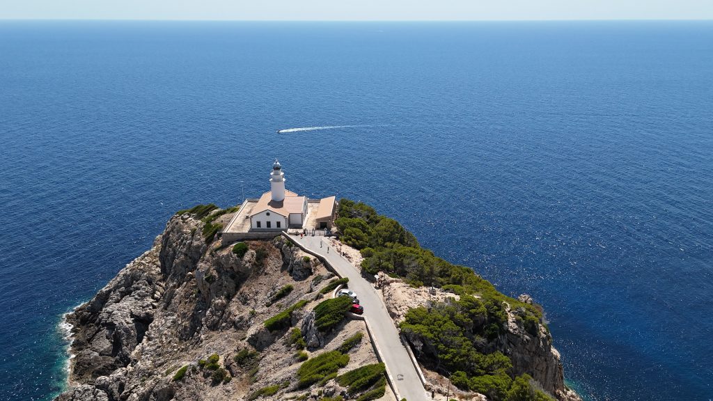 Estas son algunas de las visitas que más recomendamos a nuestros huéspedes. Esperamos que disfrutes descubriendo Mallorca tanto como nosotros.